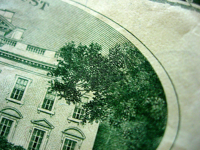 Read more about the article Reliable Online Tools To Track USD Today
